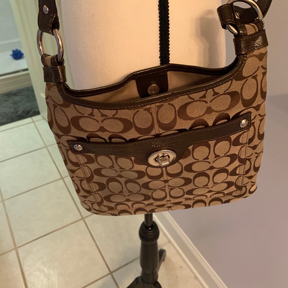 Coach Cross body shoulder bag. Like New!